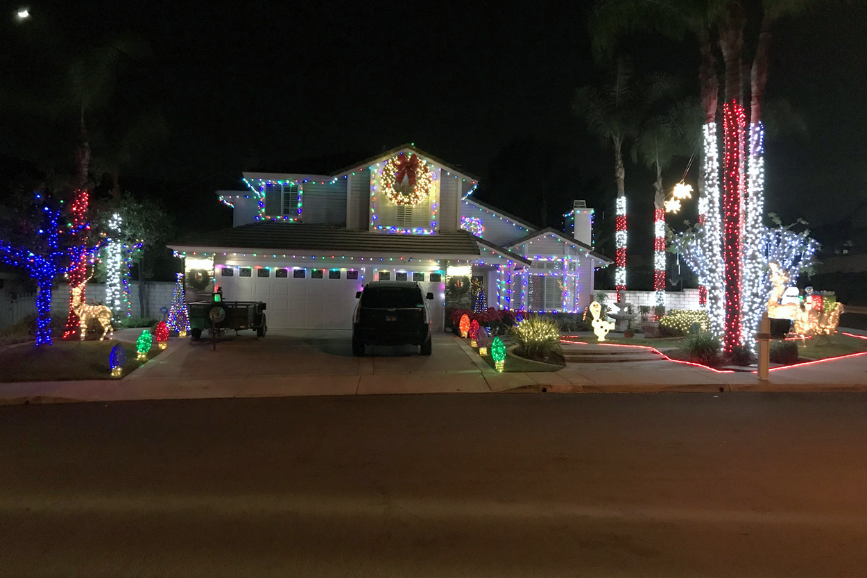 Holiday Home Decorating Contest Classic Holiday Award The Gonzalez Family
